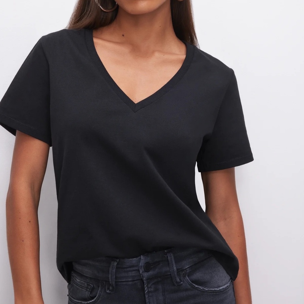 Good American Black V-Neck Basic Short Sleeve Tee